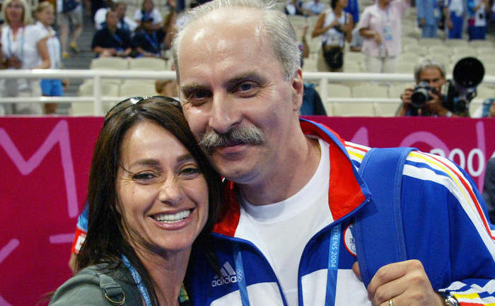 Nadia Comaneci şi antrenorul lotului olimpic de gimnastică al României, Octavian Bellu