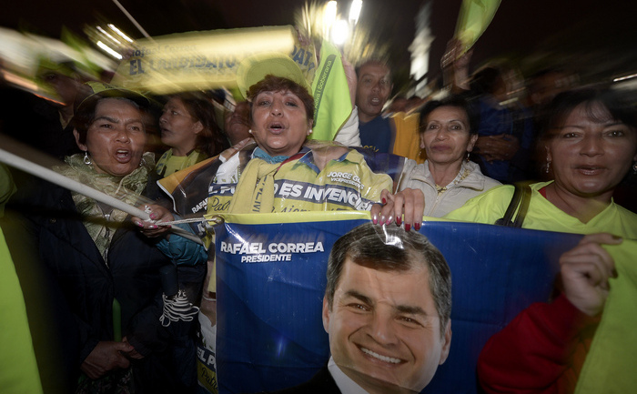 Suporteri ai preşedintelui ecuadorian Rafael Correa, 17 februarie  2013
