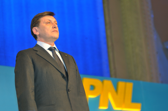 Congresul PNL, 22-23 Febroarie 2013, Bucureşti, România. În imagine, Crin Antonescu (Epoch Times România)