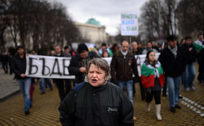Protestatari în Sofia - 24 februarie 2013. Zeci de mii de persoane au ieşit în stradă protestând împotriva corupţiei