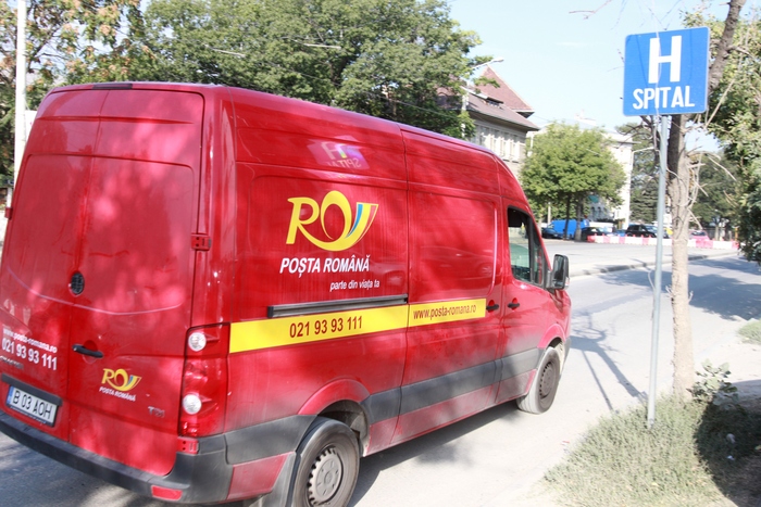 Poşta Română, maşini de transport corespondenţa şi colete (Epoch Times România)