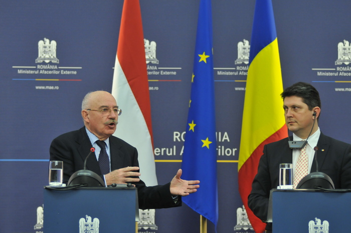 Conferinţă de presă, Titus Corlăţean, ministrul Afacerilor Externe şi, omologul său ungar Janos Martonyi (Epoch Times România)