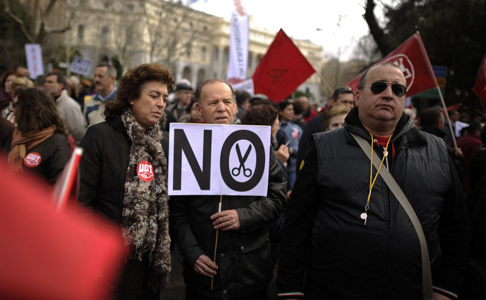 Mii de persoane au protestat în Spania faţă de creşterea şomajului şi austeritate. (PEDRO ARMESTRE / AFP / Getty Images)