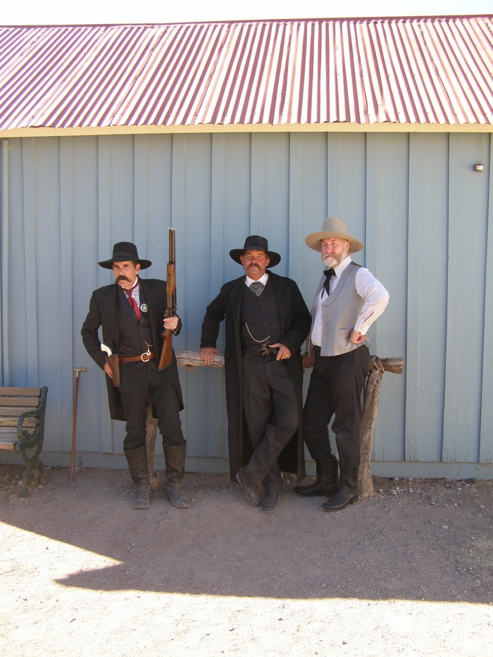 Cu Virgil şi Wyatt Earp la Tombstone