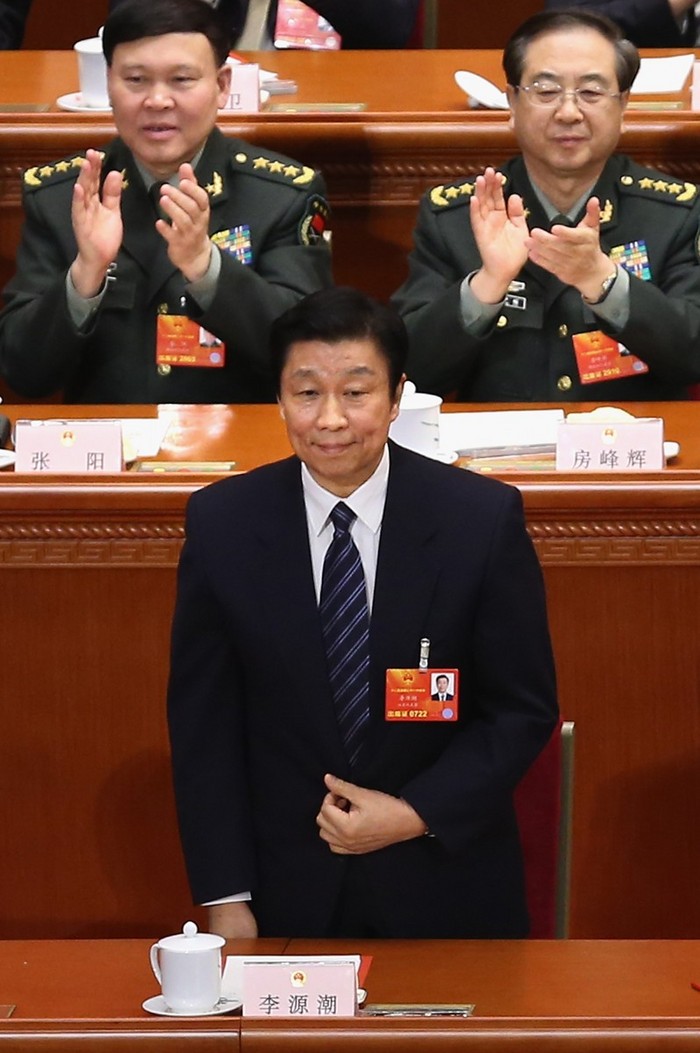 Recent numitul vicepreşedinte al Chinei, Li Yuanchao, în Mare Sală a Poporului, la 14 martie, Beijing. Numirea lui Li în această poziţie este văzută drept un semn că noul lider al Partidului Xi Jinping îşi consolidează puterea şi reduce influenţa fracţiunii lui Jiang Zemin.