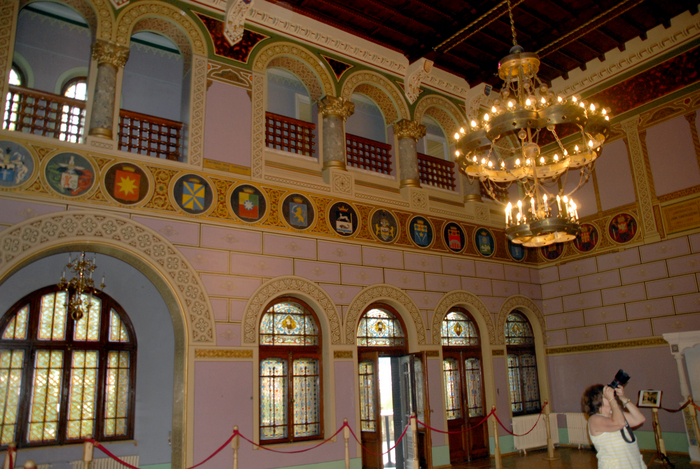 Palatul Cantacuzino din Buşteni. În imagine, interioare din palat