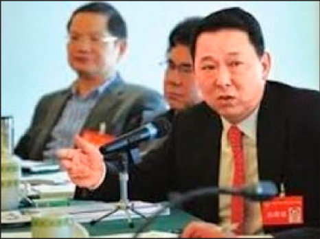 Preşedintele grupului Sichuan Hanlong Liu Han a fost reţinut de poliţie. Un raport iniţial al mass-mediei de stat, acum cenzurat, a făcut lumină în mediul afacerilor criminale care domină China acum