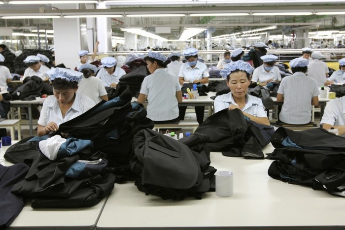 Muncitori nord coreeni în complexul Kaesong, Coreea de Nord