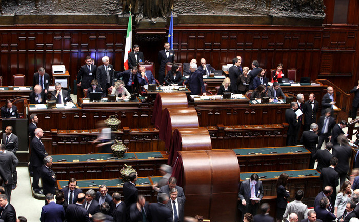 Parlamentul italian voteaza viitorul preşedinte al Republicii.