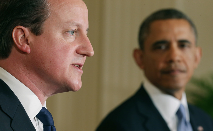 Premierul britanic David Cameron împreună cu preşedintele american Barack Obama.