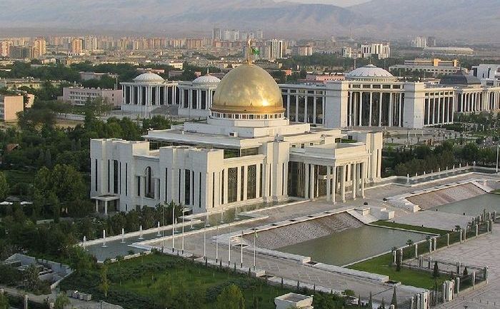 Palatul Prezidenţial din Aşhabat, capitala Turkmenistanului.