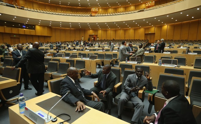 Delegaţii ajung la o sesiune a Uniunii Africane (UA), pe 18 martie 2013 în Addis Abeba, Etiopia