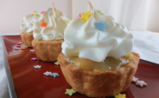 Mini-tarte cu rubarbă şi mering (Maria Matyiku/ The Epoch Times)