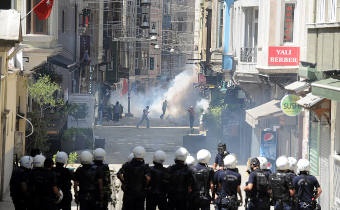 Proteste împotriva autoritarismului în Turcia. (BULENT KILIC / AFP / Getty Images)