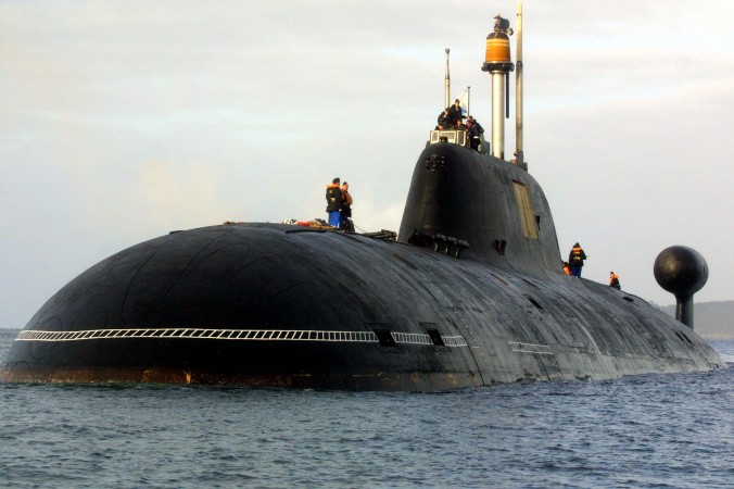 O imagine făcută în portul Brest din vestul Franţei, la 21 septembrie 2004, prezintă submarinul nuclear rus Vepr al Proiectului 971 de tip Shchuka-B.