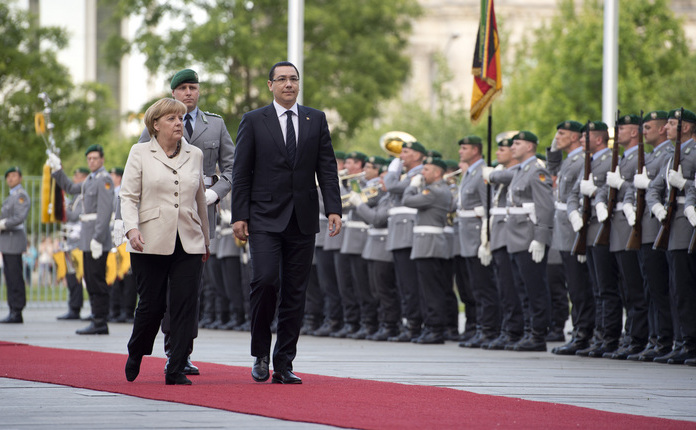 Cancelarul german Angela Merkel  cu şeful executivului din România, Victor Ponta.