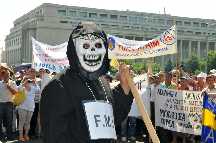﻿Miting de protest al sindicatelor din sectorul energetic, siderurgiei şi petrochimiei (Epoch Times România)