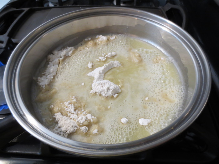 Prepararea sosului alb