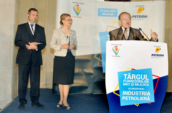Primul Târg dedicat Întreprinderilor Mici şi Mijlocii din industria petrolieră deschis la Palatul Parlamentului-27 iunie 2013.