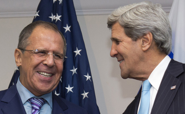 Ministrul de externe al Rusiei, Serghei Lavrov, şi secretarul de stat al SUA, John Kerry.
