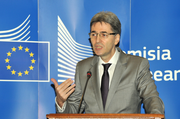 Dezbateri privind ” Procesul extinderii Uniunii Europene ” 10 iulie  2013. În imagine, Leonard Orban, fost Comisar european (Epoch Times România)
