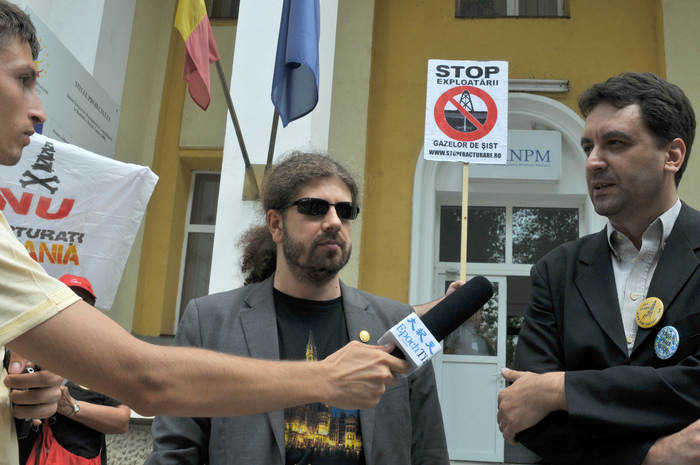 Protest faţă deeliberarea avizelor de mediu pentru exploatarea gazelor de şist în Vaslui