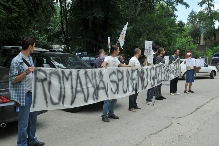 Protest faţă deeliberarea avizelor de mediu pentru exploatarea gazelor de şist în Vaslui