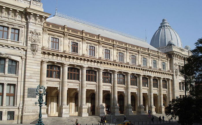 Clădirea Muzeului Naţional de Istorie a României