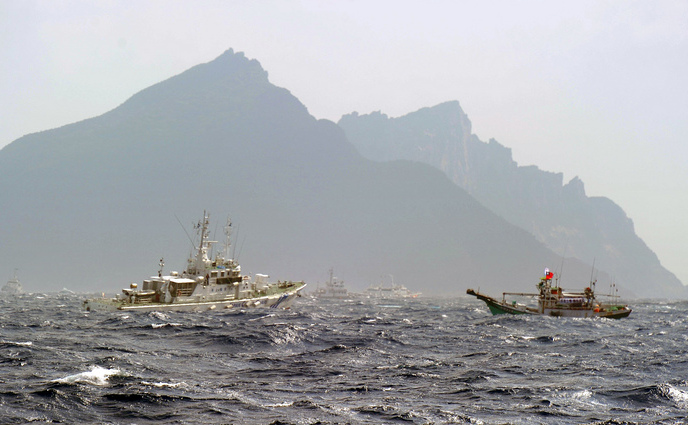 Incursiuni continue în apele Senakau/Diaoyu ale navelor de patrulare ale Beijingului. (SAM YEH / AFP / GettyImages)