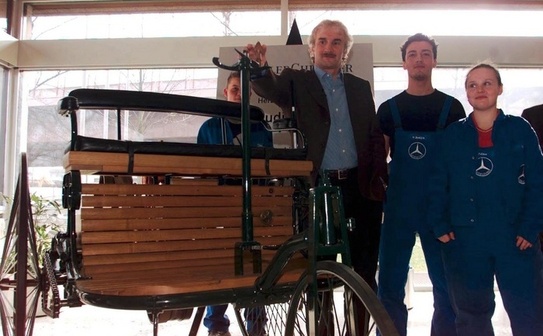 Mercedes-Motorwagen inventată în 1886. (Michael Kienzler / Bongarts / Getty Images)
