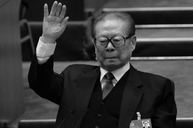 Fostul lider al Partidului Comuinist Chinez Jiang Zemin, la încheierea celui de-al 18-lea Congres al Partidului Comunist din Beijing, 14 nov. 2012. Jiang a luat recent masa cu fostul secretar de stat al SUA, Henry Kissinger.