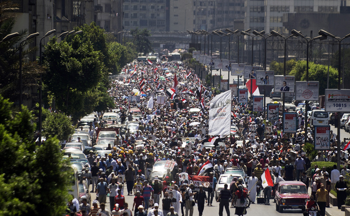 Egipt: Susţinători ai preşedintelui egiptean Mohamed Morsi demis iau parte la o demonstraţie în sprijinul acestuia la Cairo, 9 august 2013.