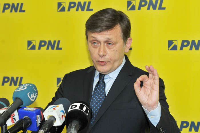 Crin Antonescu, preşedinte PNL