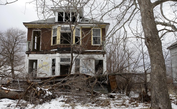 Casă abandonată în Detroit (J.D. Pooley / Getty Images)