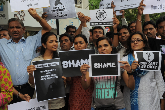 Jurnalişti indieni demonstrează împotriva unui caz de viol în grup a cărui victimă este o ziaristă. Mumbai, 24 august 2013.