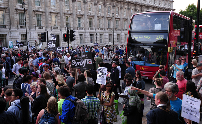 Demonstraţii în faţa Whitehall împotriva implicării Marii Britanii în conflictul sirian, 28 august 2013 (CARL COURT / AFP / Getty Images)