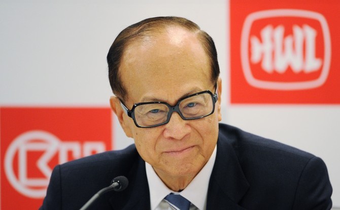 Hong Kong, miliardarul Li Ka-shing.