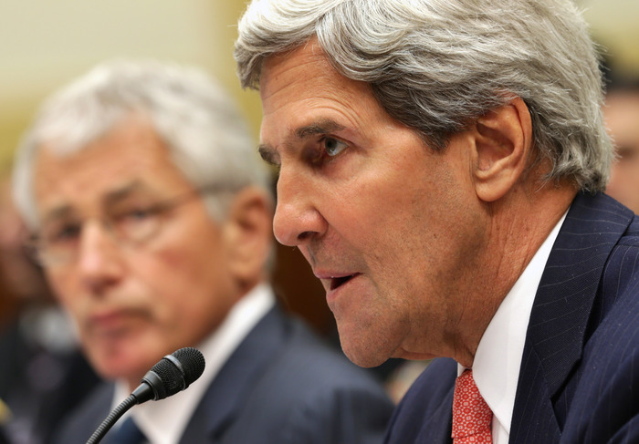 Secretarul american de stat John Kerry împreună cu Chuck Hagel (Alex Wong / Getty Images)