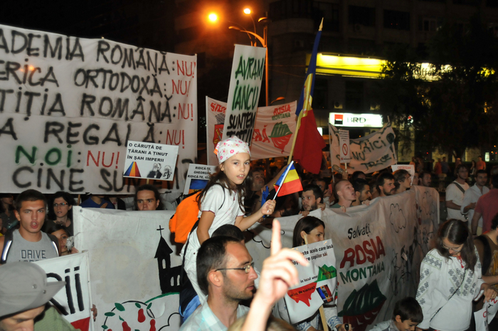 Protest împotriva proiectului Roşia Monană. Piaţa Victoriei, Guvernul României, 8 septembrie 2013
