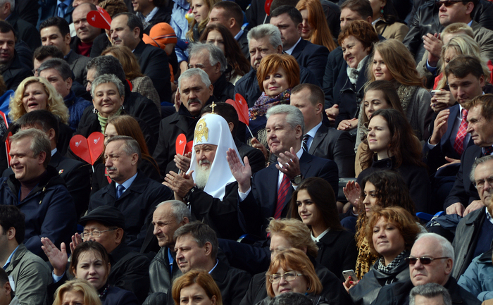 Patriarhul Kirill în Piaţa Roşie, 7 septembrie 2013 alături de primarul Moscovei, Serghei Sobianin (VASILY MAXIMOV / AFP / Getty Images)