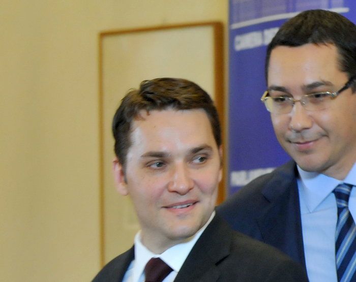 Conferinţă de presă susţinută de Victor Ponta şi Dan Şova la Palatul Parlamentului