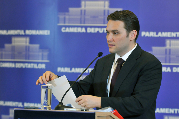 Conferinţă de presă susţinută Dan Şova la Palatul Parlamentului.