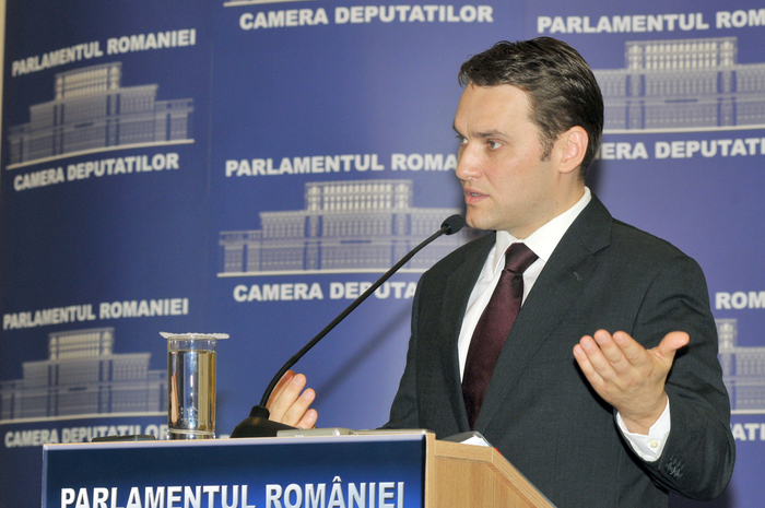 Conferinţă de presă susţinută de Victor Ponta şi Dan Şova la Palatul Parlamentului (Epoch Times România)