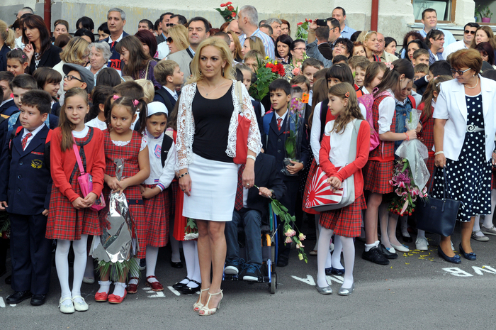 Început de an şcolar la Şcoala Generală ”Pia Brătianu” din Bucureşti. 16 septembrie 2013
