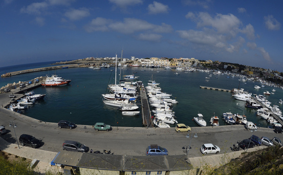 Italia: Portul din Lampedusa