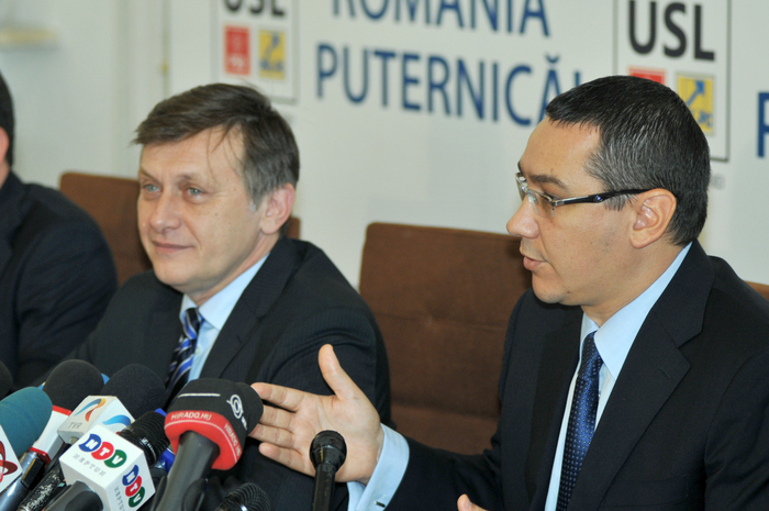 Declaraţii de presă la sediul USL. În imagine, Crin Antonescu şi Victor Ponta