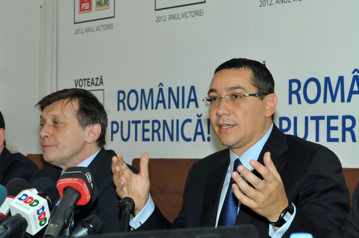 Declaraţii de presă la sediul USL. În imagine, Crin Antonescu şi Victor Ponta (Epoch Times România)