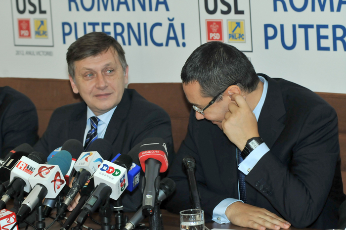 Declaraţii de presă la sediul USL. În imagine, Crin Antonescu şi Victor Ponta