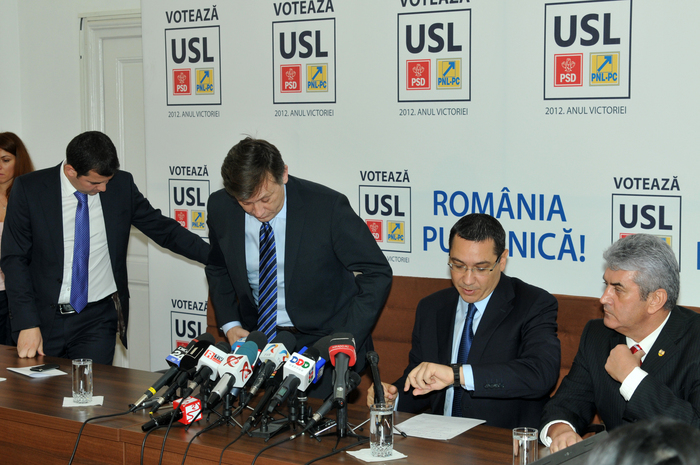 Declaraţii de presă la sediul USL. În imagine, Daniel Constantin, Crin Antonescu ,Victor Ponta şi Gabriel Oprea (Epoch Times România)