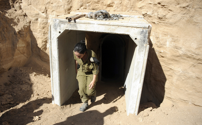 Tunel care ar fi fost săpat de palestinieni pentru a introduce bunuri în Fâşia Gaza, eludând embargoul impus de Israel dupa agresiunea din 2008 (DAVID BUIMOVITCH / AFP / Getty Images)